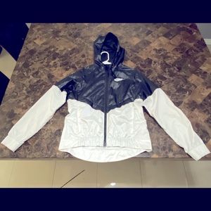 Nike windbreaker size small. Used